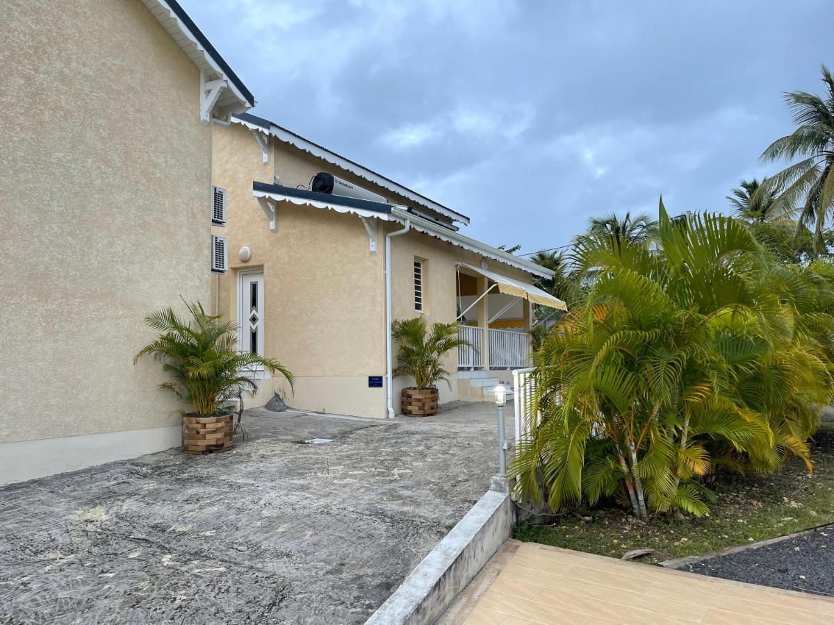 Les Villas Sarah Le Moule Kültér fotó