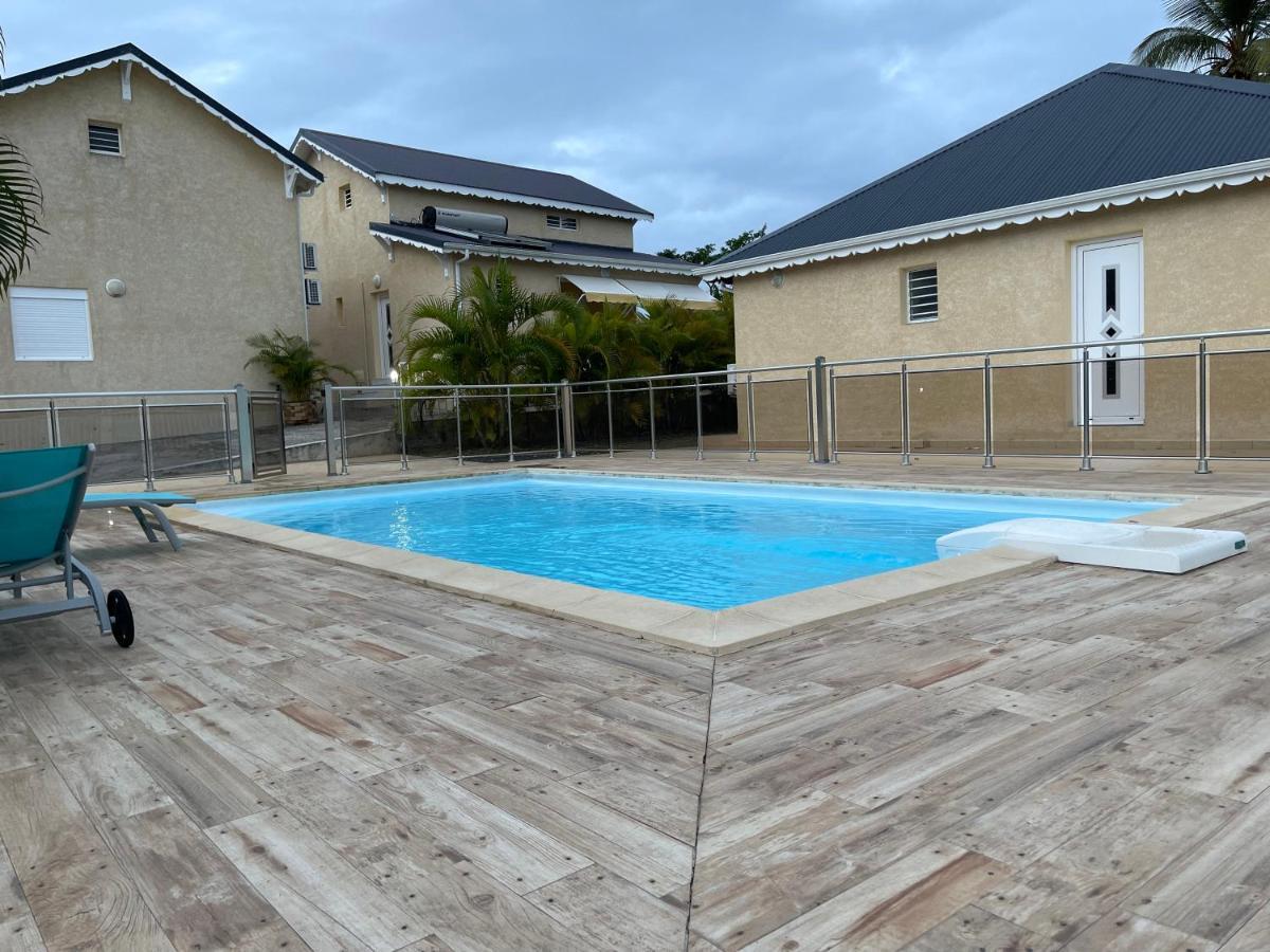Les Villas Sarah Le Moule Kültér fotó