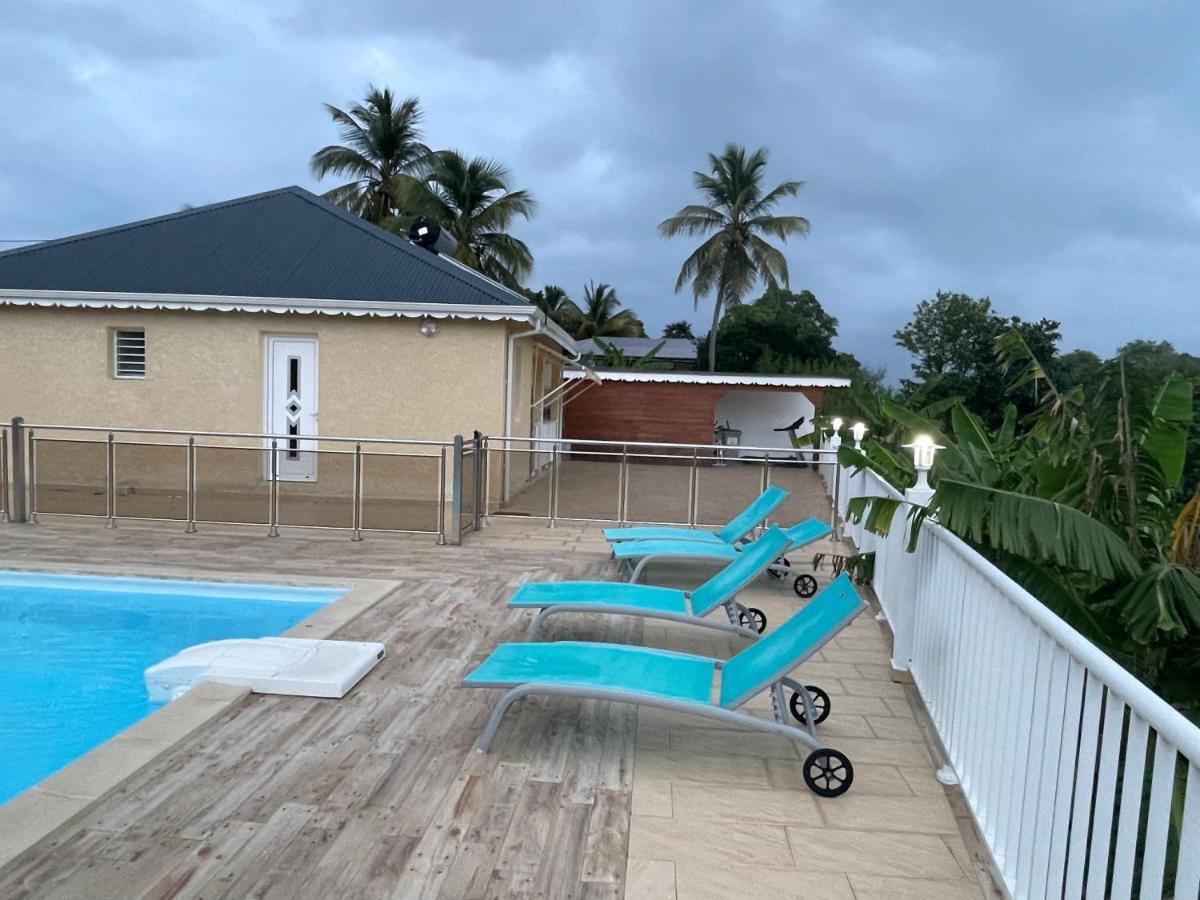 Les Villas Sarah Le Moule Kültér fotó