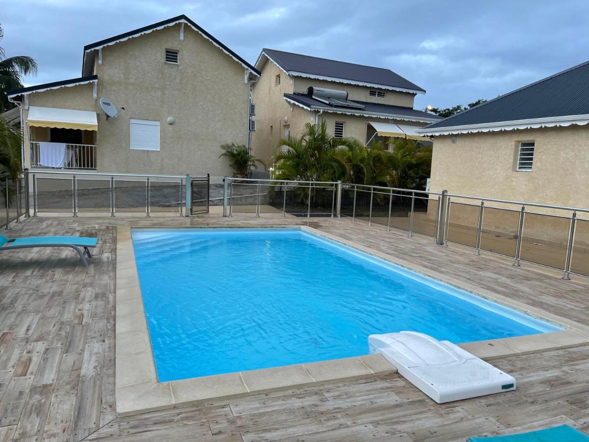Les Villas Sarah Le Moule Kültér fotó